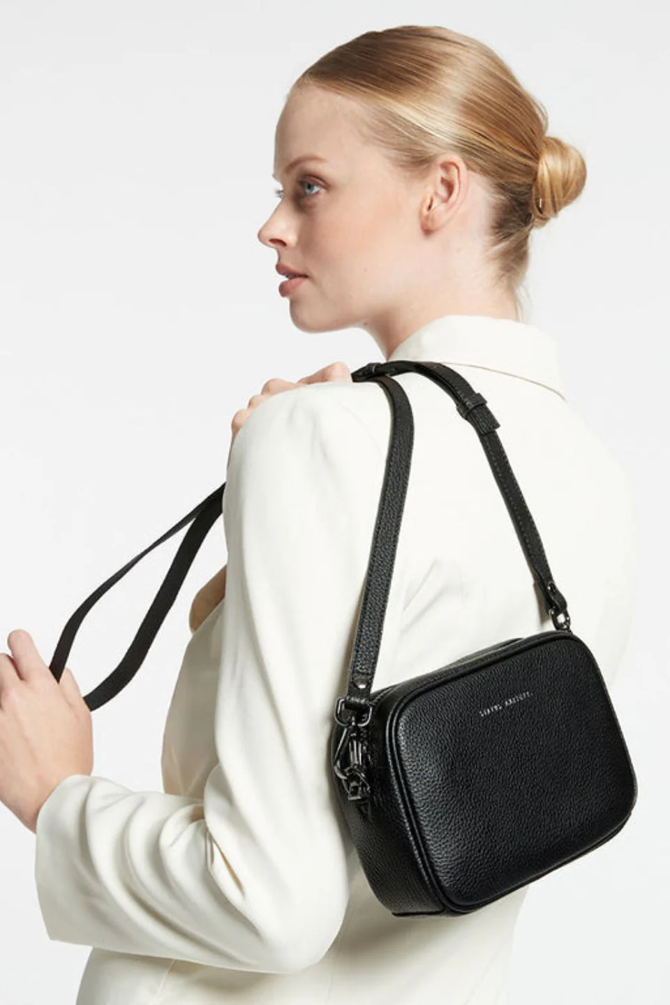Plunder Cross Body Black Bag - Image 4