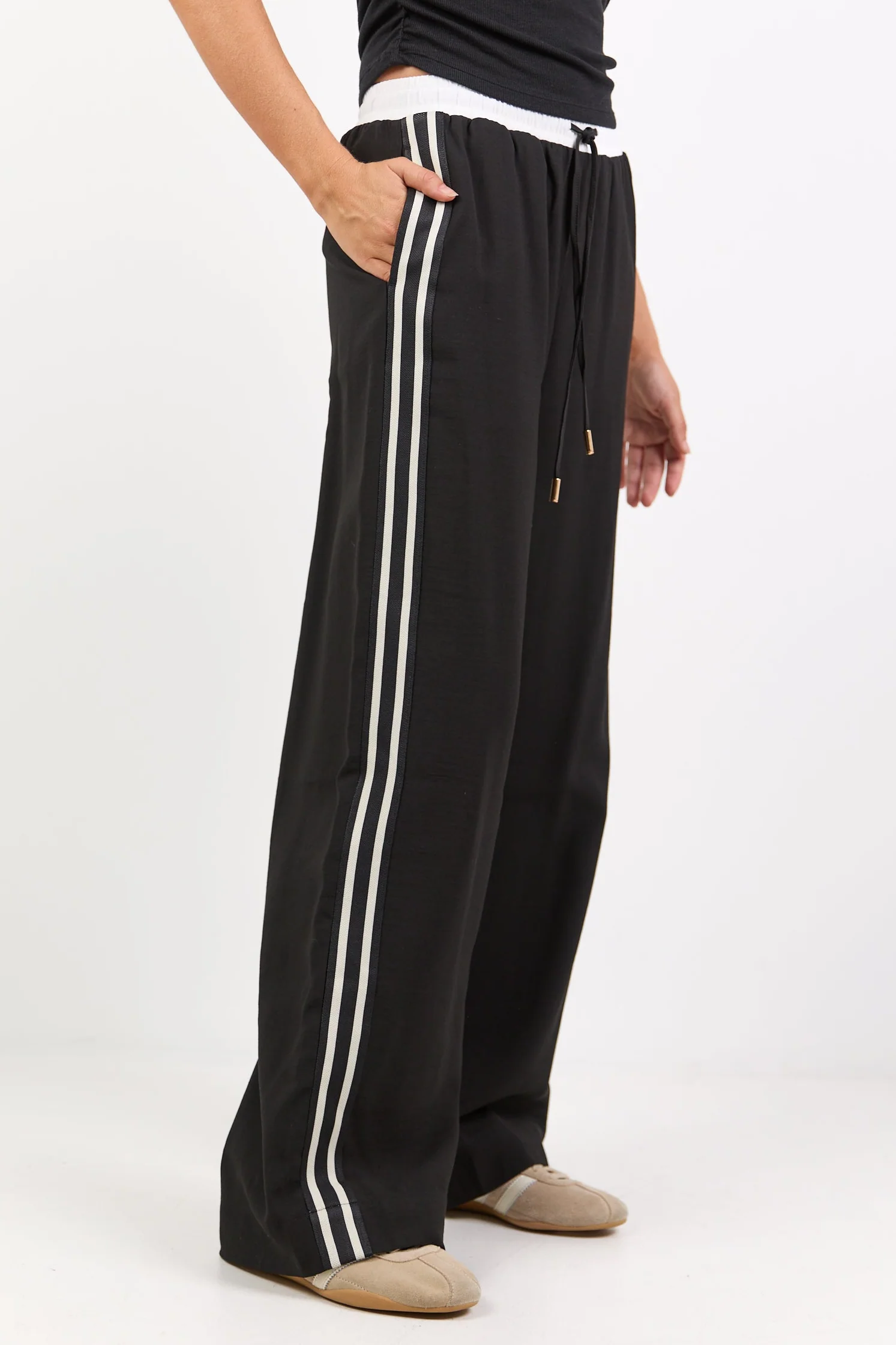 Ambient Black Contrast Waist Wide Leg Pants - Image 4