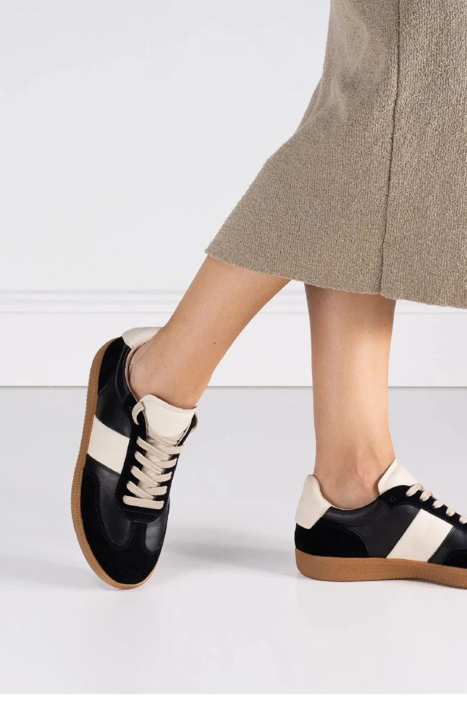 Antigo Black Suede Leather Stripe Casual Sneaker - Image 2