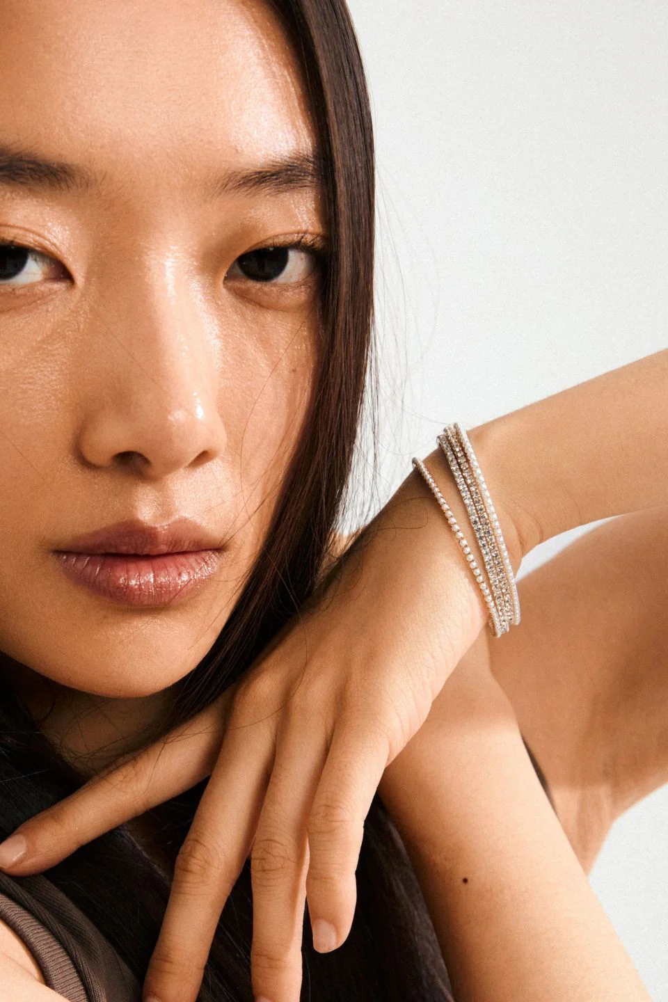 Arash Silver Plated Crystal Stretchy Bracelet - Image 3