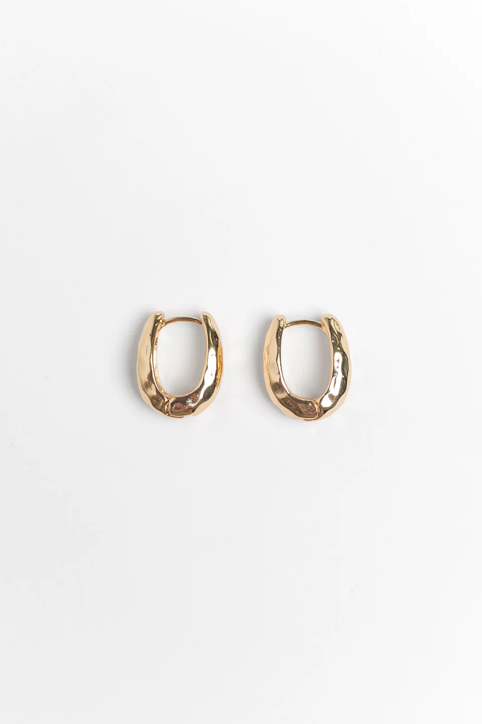 Chunky Hammered Oval Gold Earrings - Image 4