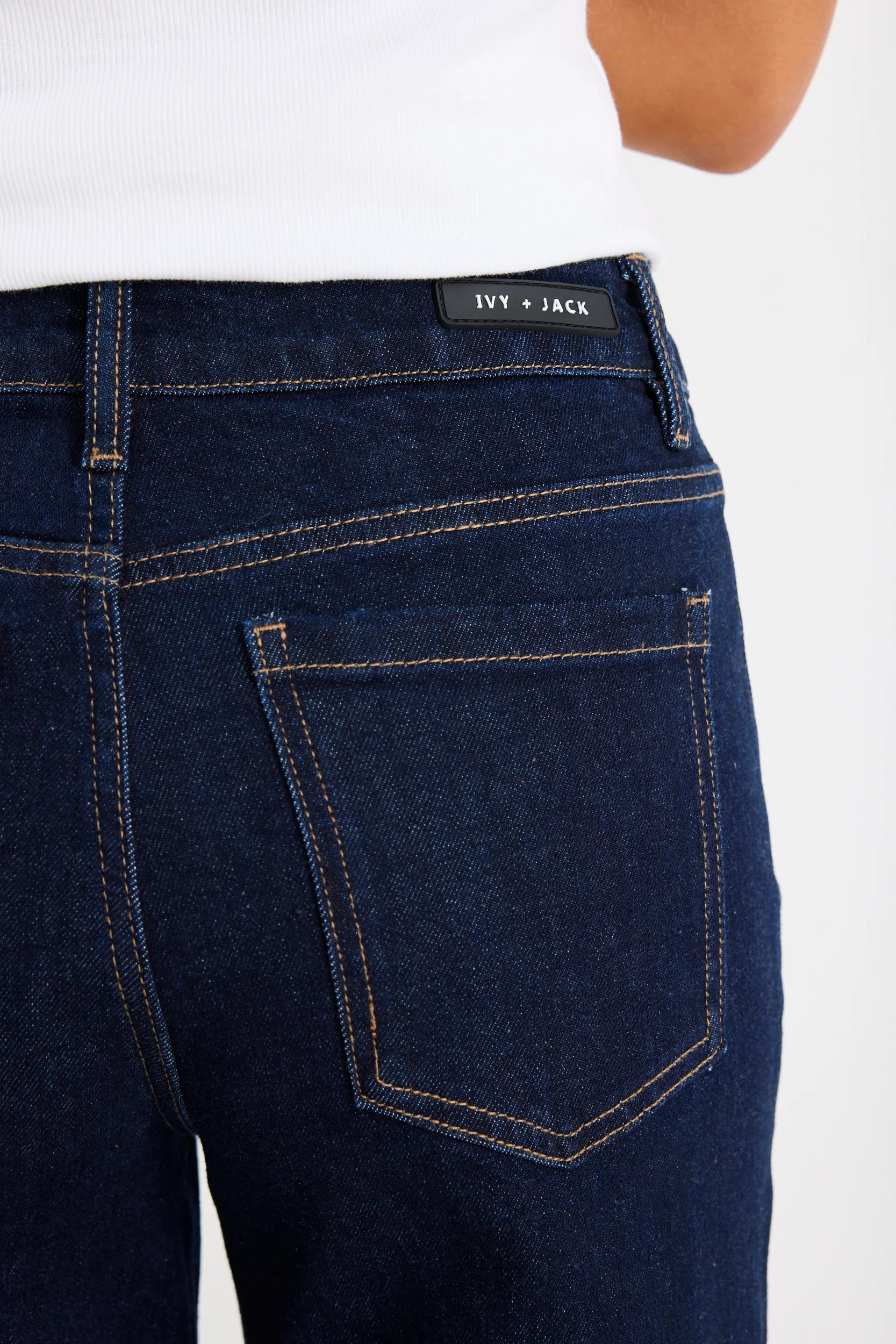 Feature Indigo Mid Rise Front Pocket Wide Leg Jean - Image 4