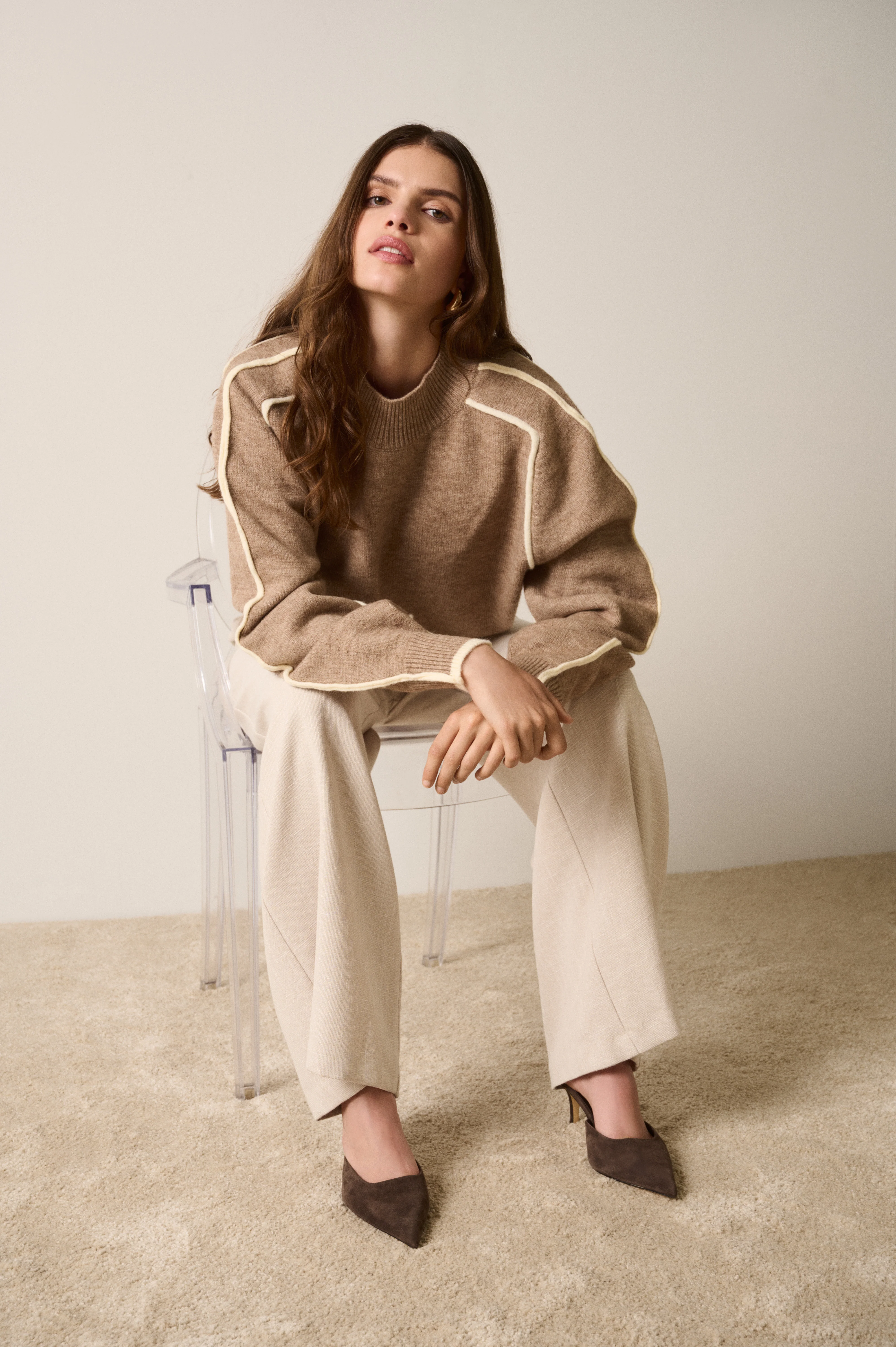 Getaway Mocha Contrast Ivory Piping Knit Sweater