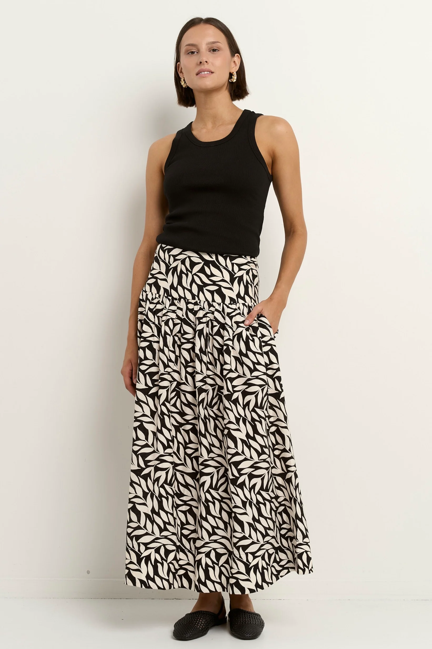 Goodness Black Leaves Shirred Back Tiered Maxi Skirt - Image 3