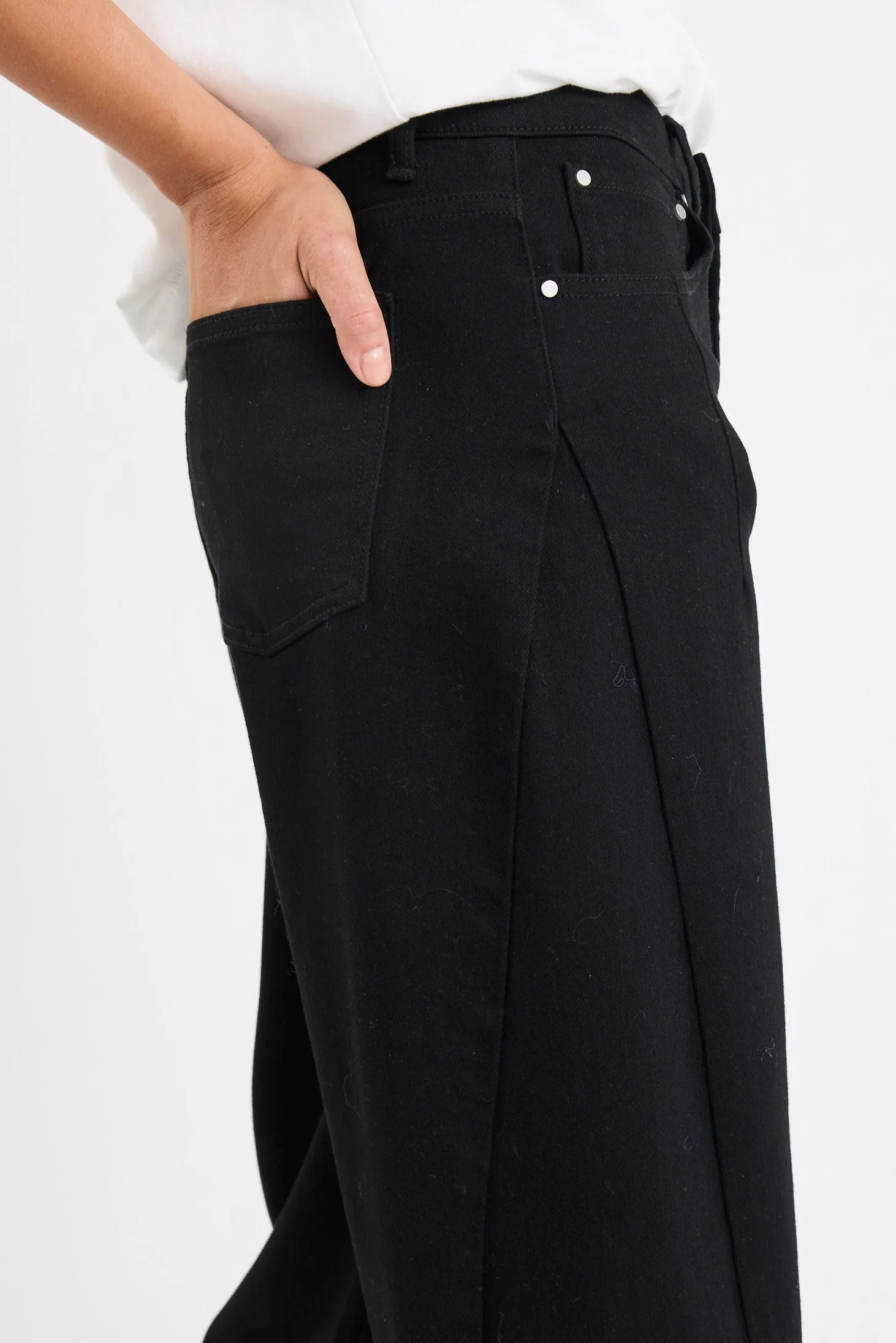 Graduate Jet Black Stretch Barrel Jeans - Image 4