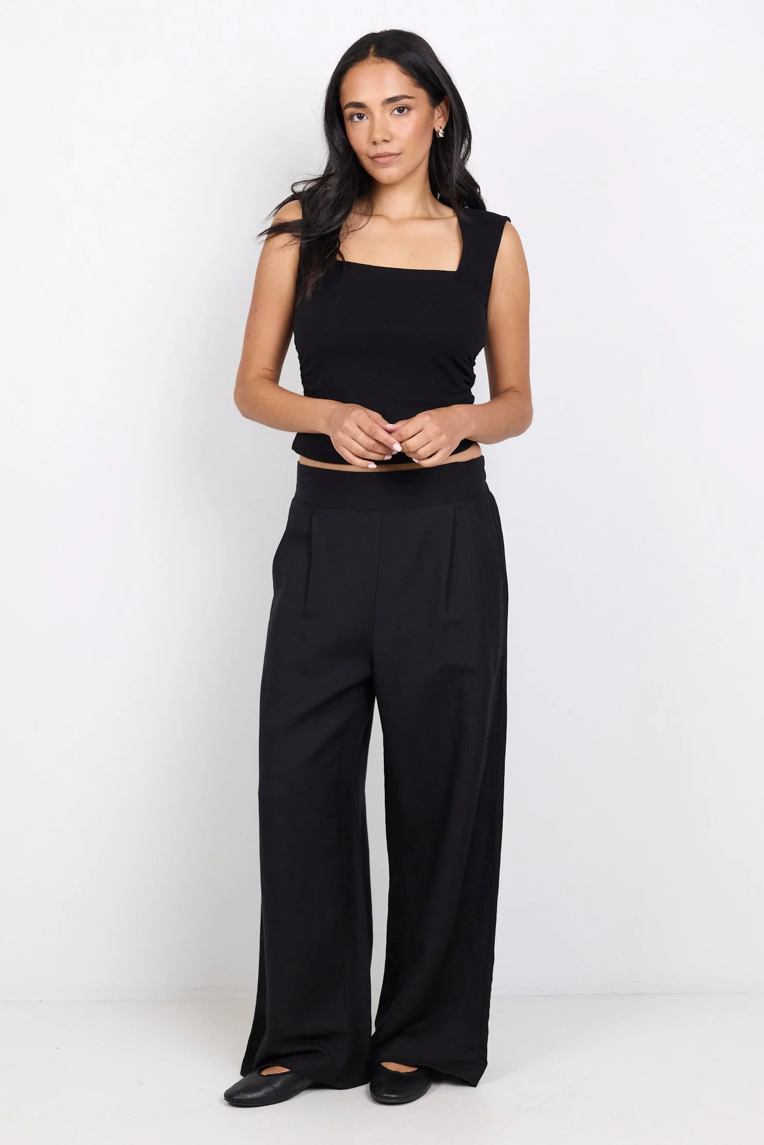 Guardian Black Petite Linen Viscose Elastic Back Pants - Image 2