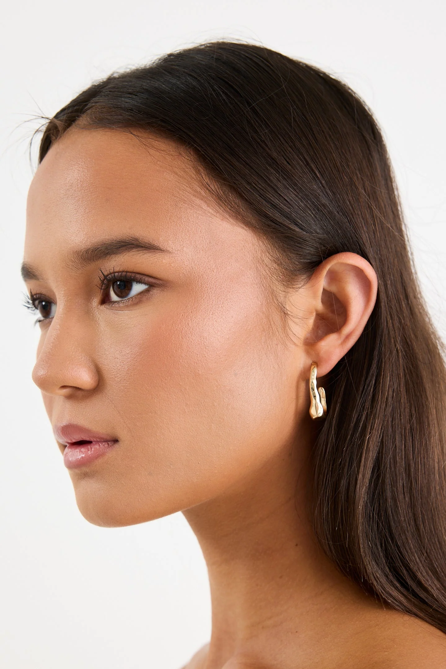 Organic Wavy Hook Gold Stud Earring - Image 2