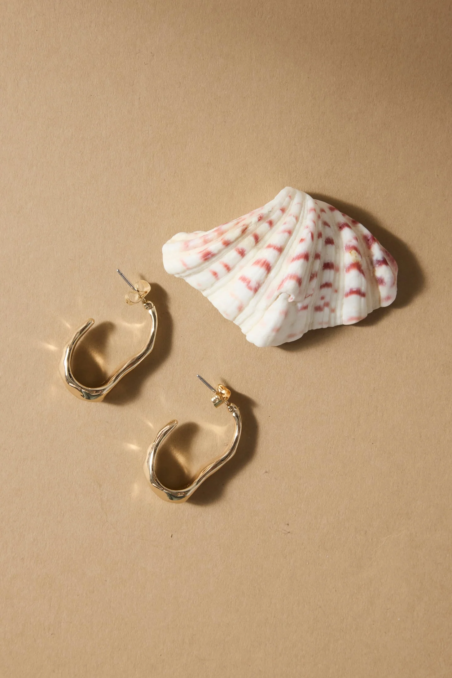 Organic Wavy Hook Gold Stud Earring - Image 3