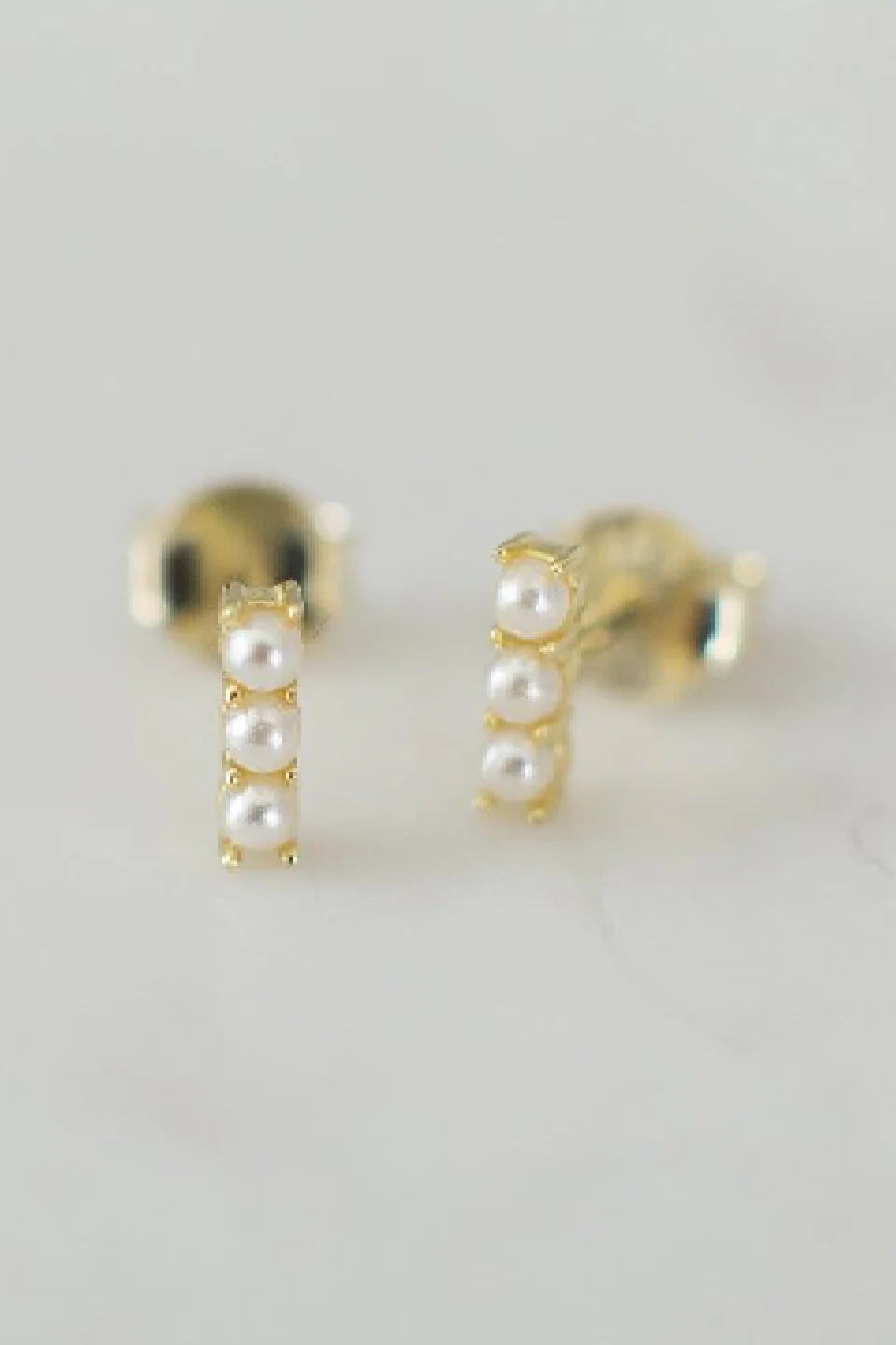 Pearl Bar Stud Earrings Gold