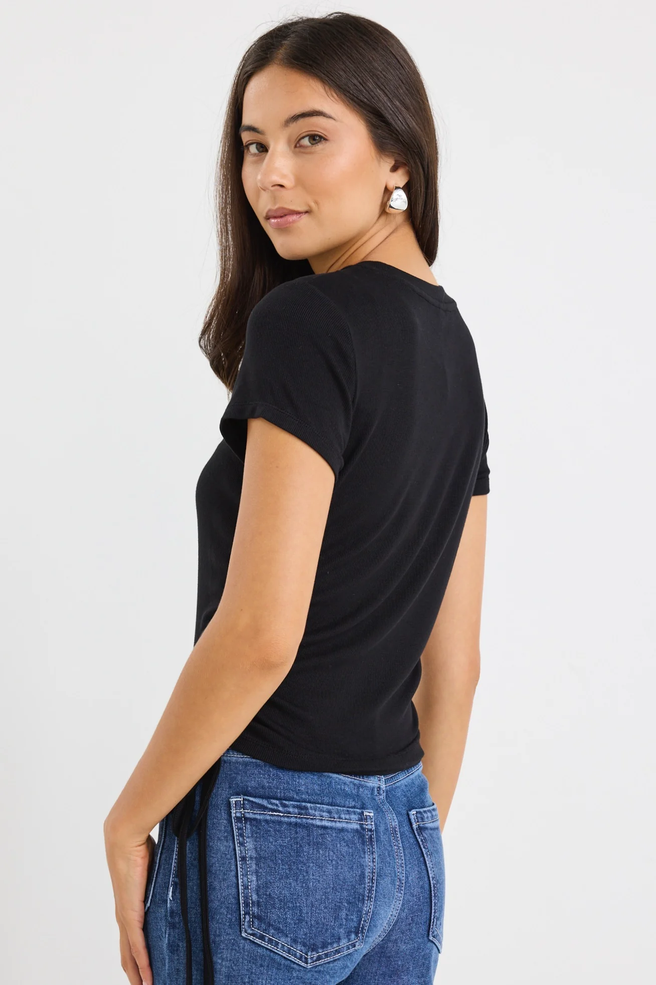 Perfect Black Rib Rouched Side Crop Tee - Image 4