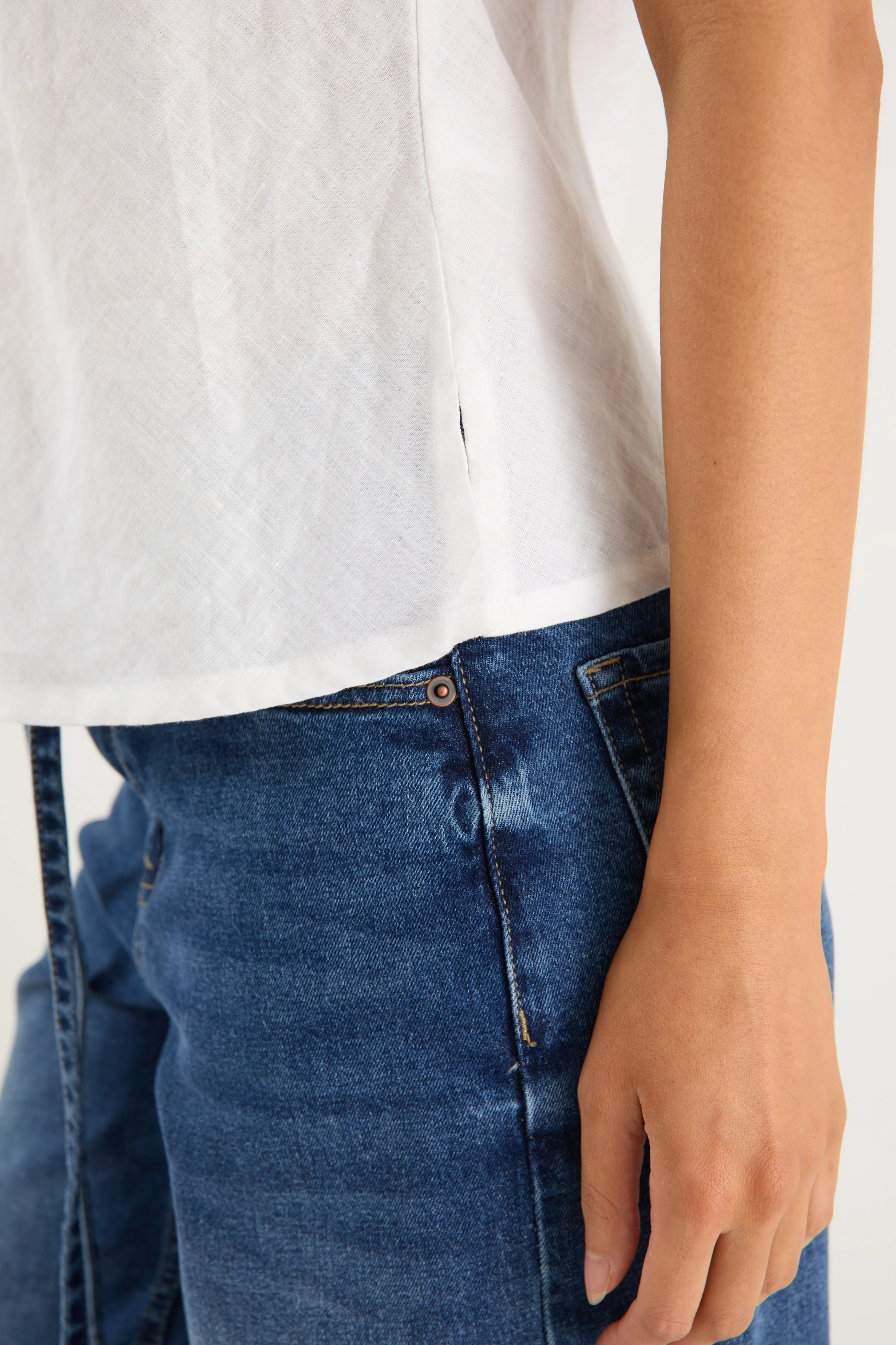 Shoreline Ivory Linen Bias Sleeveless Shell Top - Image 4