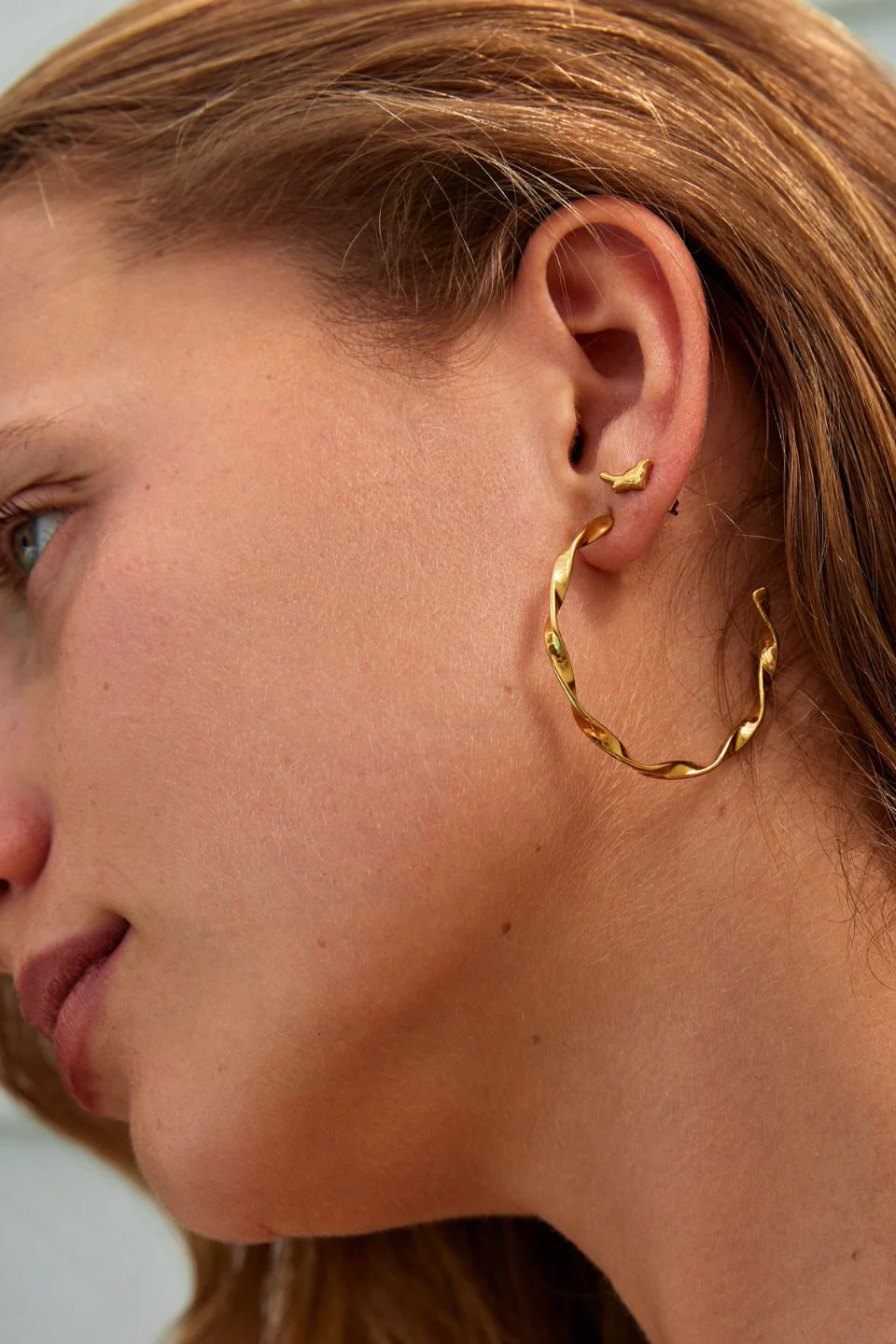 Twister Gold Large Hoop Earrings - Image 2