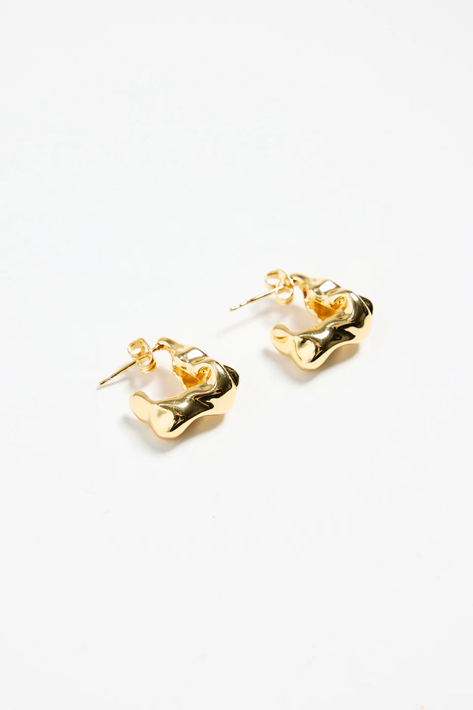 Wavy Organic 14k Gold Plate Huggie Earrings - Image 4