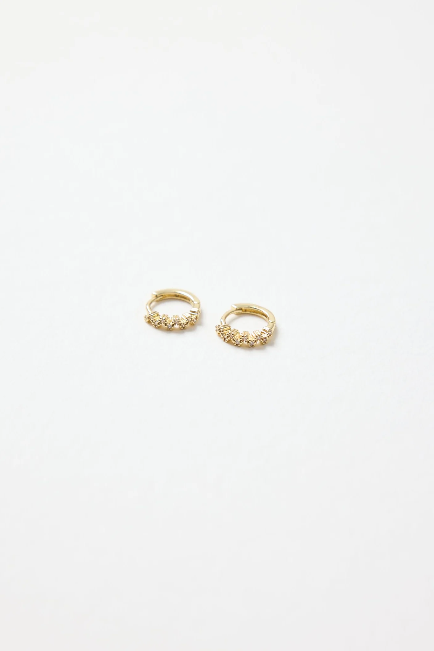 Zig Zag Sparkle Gold Huggie - Image 3